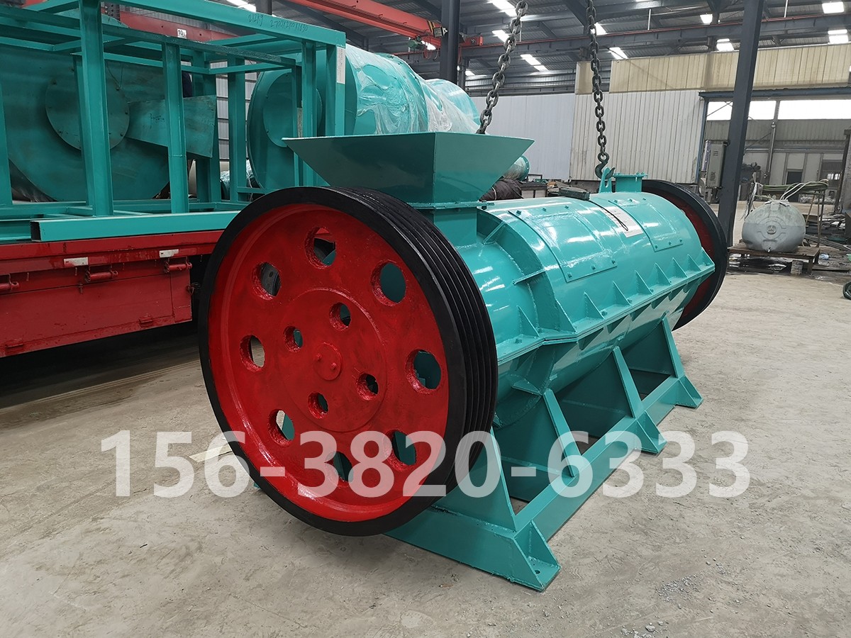 新型有機(jī)肥造粒機(jī)